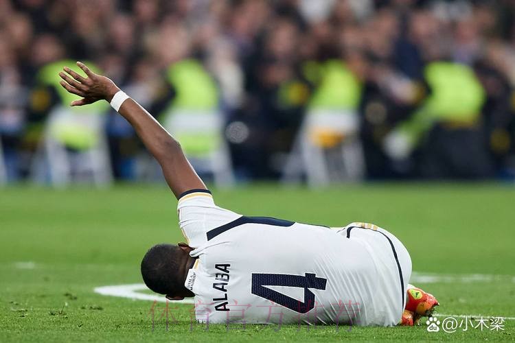 皇马接近签下阿拉巴 得到4年合同年薪1000万欧 皇马接近签下阿拉巴 得到4年合同年薪1000万欧